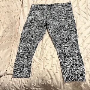 Moda Monochrome Animal Print Leggings cropped